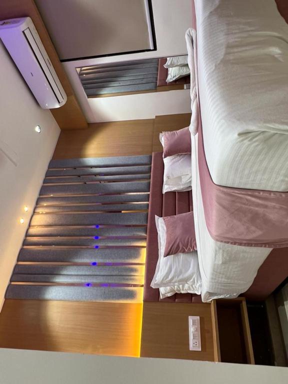 Hotel Cozzy Palace Surat Exterior foto
